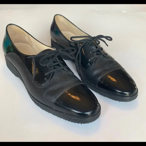 Salvatore Ferragamo Black Leather Cap Toe Oxford Loafers 8 - Picture 3 of 3